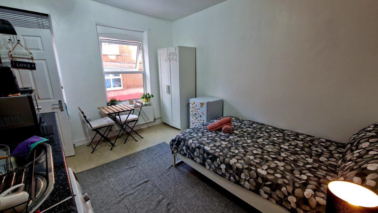 Small Cozy Studio Zone 1 London Exterior photo
